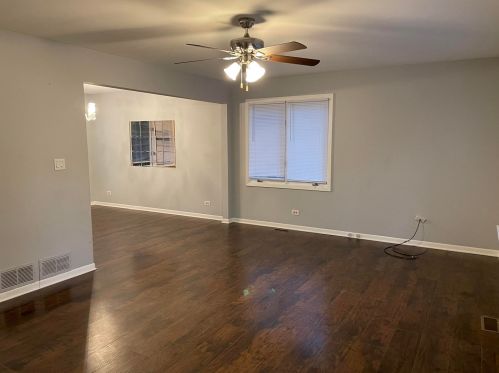 228 Woodstock Ave, Willowbrook IL  60514-2813 exterior