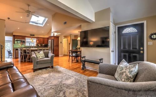 12 Greer Cir, Milford, CT 06461-2609