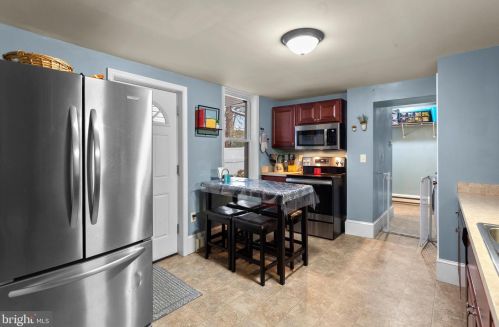 324 Walnut St, Lancaster PA  17602-2438 exterior