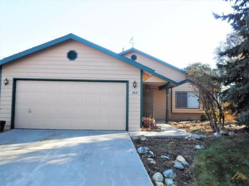 20928 Ridgeway Dr, Tehachapi, CA 93561-8820