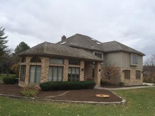 8701 Wedgewood Dr, Willowbrook IL  60527-8376 exterior
