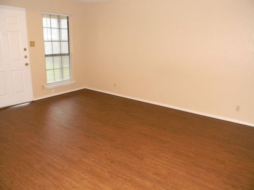 1061 Westcliff Ave, Fort Worth TX  76179-3421 exterior