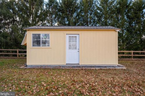 874 Pheasant Hill Rd, Summit Point WV  25446-3634 exterior