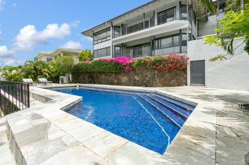 825 Puuikena Dr, Honolulu HI  96821-2564 exterior