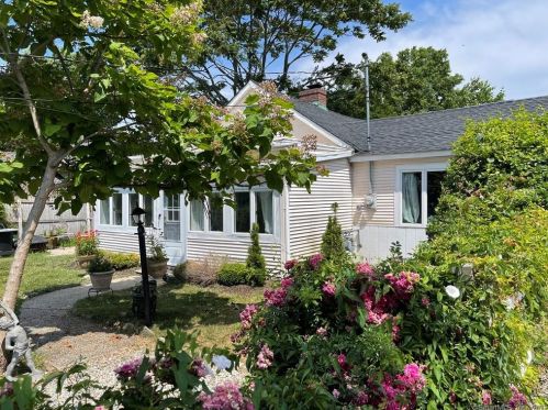 19 Yost St, Norwalk CT  06854-4714 exterior