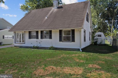 36 Marshal Ln, Willingboro, NJ 08046-2832