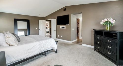 2121 Chateau Ct, Chula Vista CA  91913-3161 exterior