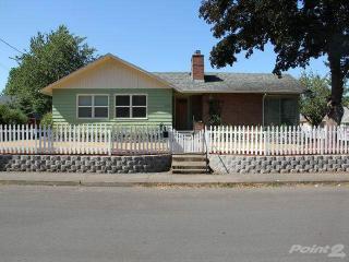 9025 Cora St, Portland, OR 97266-2849