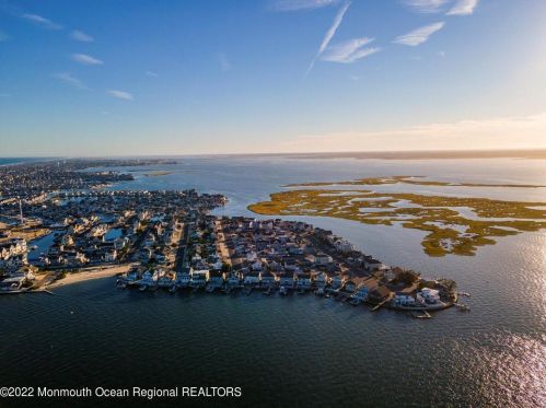 450 Tamiami Dr, Lavallette NJ  08735-3035 exterior