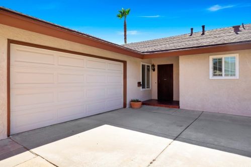 6010 Kitty Hawk Dr, Riverside CA  92504-1422 exterior