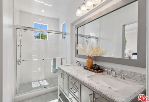 47 Del Carlo, Irvine CA  92606-8824 exterior