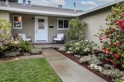1727 Cherrytree Ln, Mountain View, CA 94040-3601