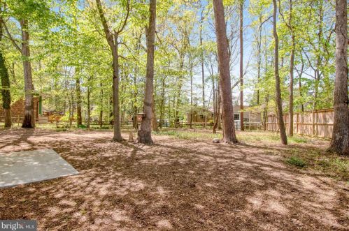 5502 Kings Park Dr, Springfield VA  22151-1106 exterior