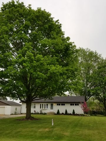 99 Osage Ct, Oswego, IL 60543-9093