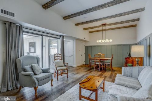 189 Valleybrook Dr, Lancaster PA  17601-4620 exterior