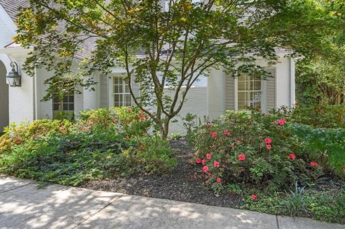 3632 Cantrell Rd, Atlanta, GA 30319-1305