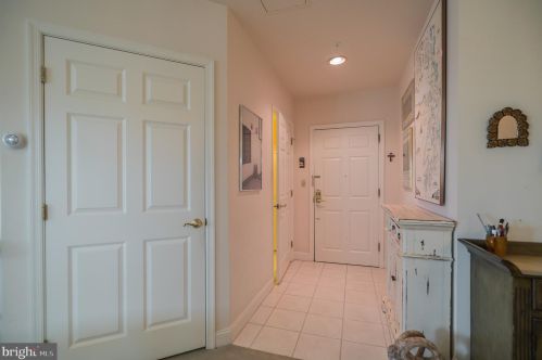 2421 Windrow Dr, Princeton, NJ 08540-5018