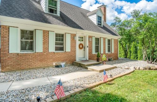 1651 Sherwood Dr, Valpo, IN 46385-2808