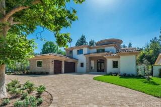 5131 Topeka Dr, Los Angeles, CA 91356-3920