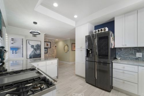 16411 Santa Anita Ln, Huntington Beach, CA 92649-2646