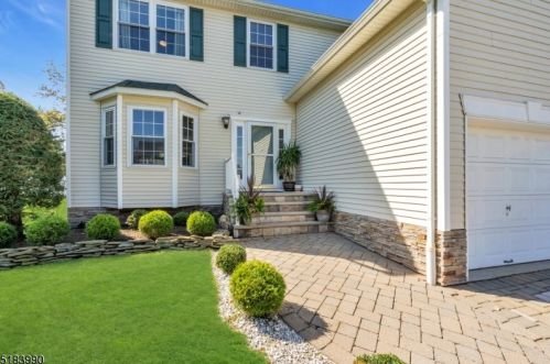 41 Heinrick Way, Bridgewater, NJ 08807-5660