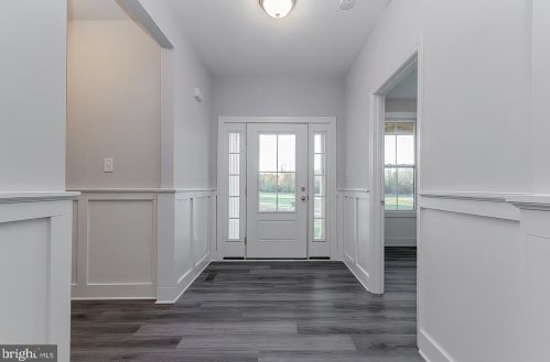 1000 Keith Dr, Summit Point, WV 25446