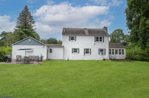 19 Drakestown Rd, Hackettstown NJ  07840-5649 exterior