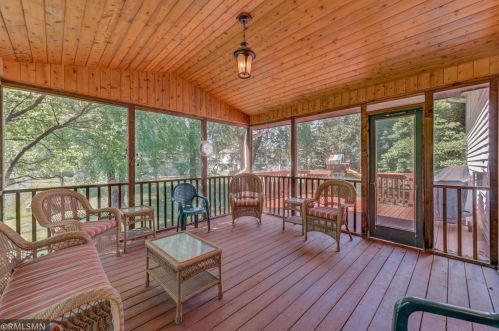 1090 Heather Dr, Saint Paul MN  55129-8573 exterior