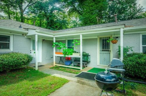 2929 Glenwood Ave, Atlanta, GA 30317-3452