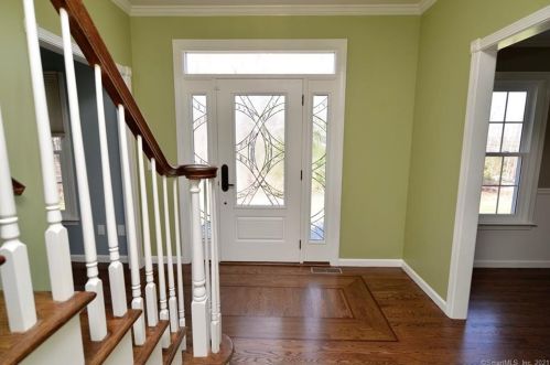 37 Bradley Ln, Sandy Hook, CT 06482-1611