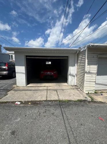524 Greenleaf St, Allentown PA  18102-1755 exterior