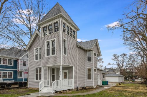 115 3rd Ave, Joliet, IL 60433-1836