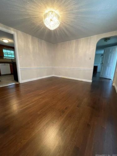 47 Skitchewaug St, Windsor CT  06095-4607 exterior