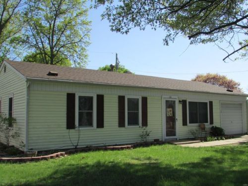 108 Northmoor Dr, Otterville, IL 62052-1033