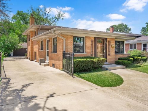 964 Stratford Ave, Elmhurst, IL 60126-5314