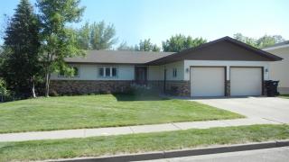 2513 Hillview Ave, Bismarck, ND 58501-3058