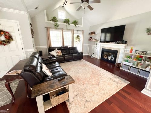 109 Cedar Ridge Dr, Lagrange, GA 30241-9435