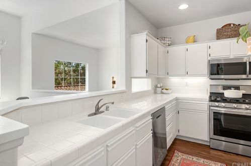 7908 Horizon Vw Dr, Anaheim CA  92808-1517 exterior