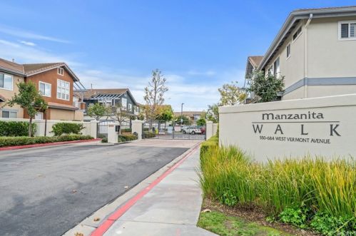 570 Vermont Ave, Anaheim CA  92805-5603 exterior