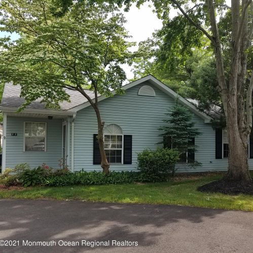 22 Linton Close, East Freehold, NJ 07728-3815
