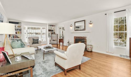 24 Londonderry Dr, Greenwich, CT 06830-3535