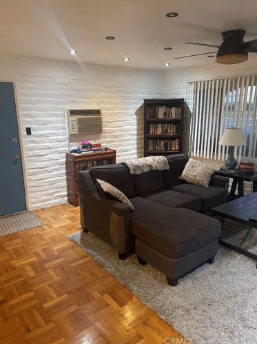 103 Center St, Redlands, CA 92373-8103