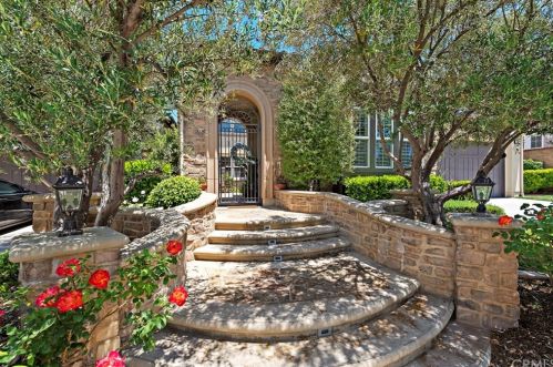 38 Christopher St, San Juan Capistrano, CA 92694-1526