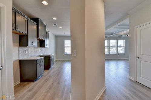 2902 Cottage Ln, Atlanta, GA 30337-2614