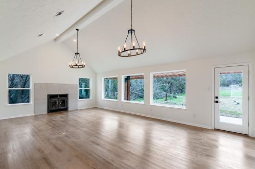 1 Carriage House Ln, Austin TX  78737-9321 exterior