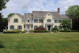 396 Midlock Rd, Fairfield, CT 06824-7843