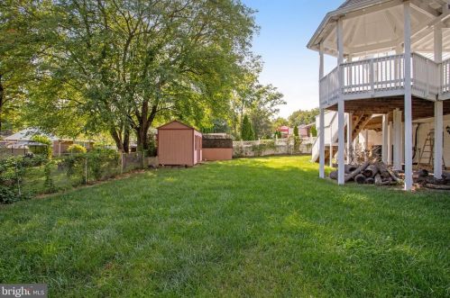 6803 Braddock Rd, Springfield VA  22151-3016 exterior