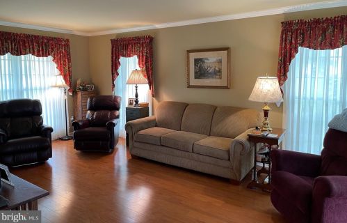 737 Village Rd, Lancaster PA  17602-1624 exterior