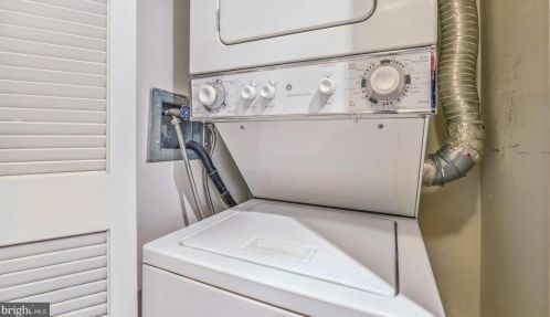 2304 Windrow Dr, Princeton NJ 08540-5020 exterior