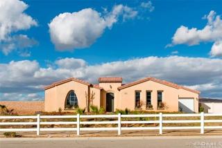 326 Newport Rd, Hemet, CA 92543-8701